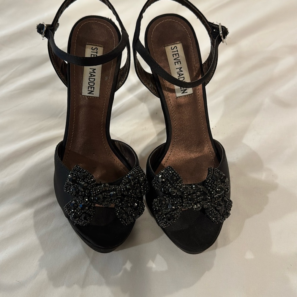 Steve Madden Luvly Black Satin Bow Heel Size 6